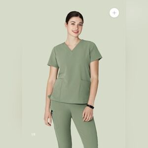 Mandala Scrubs Sage Green Scrub Top Six Pocket Jogger Size XL Top XLT Jogger